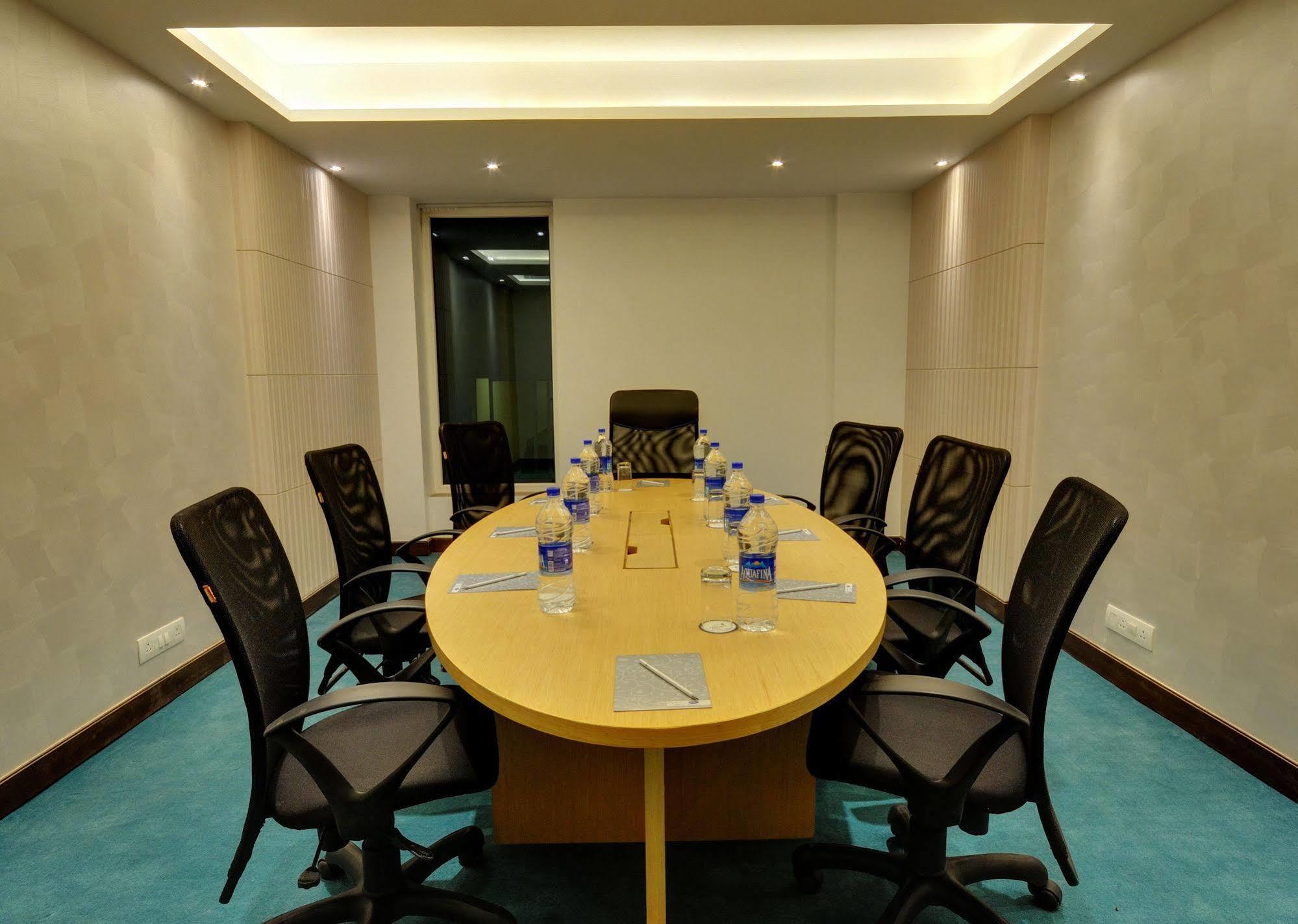 Hotel Platinum Rajkot Luaran gambar