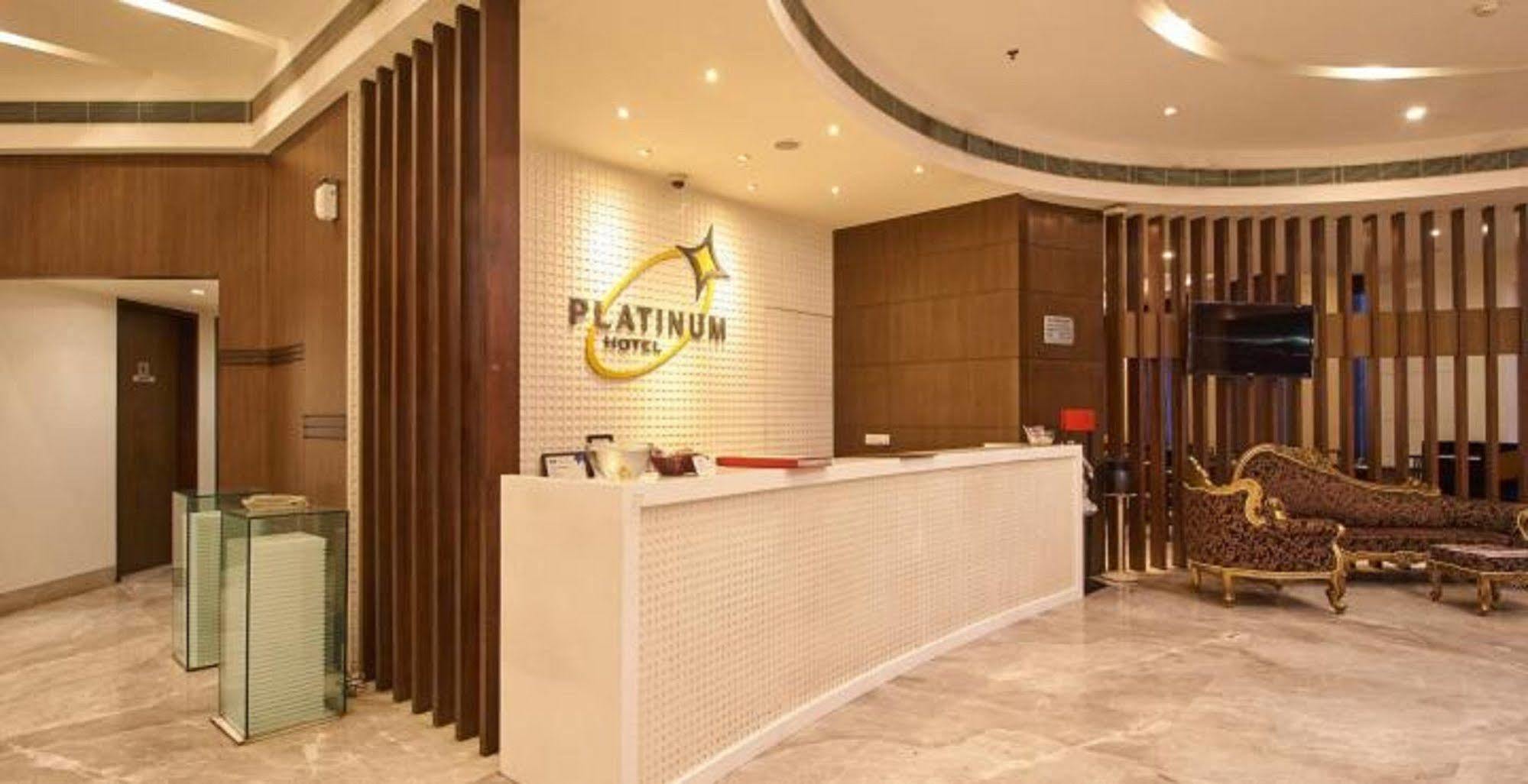 Hotel Platinum Rajkot Luaran gambar