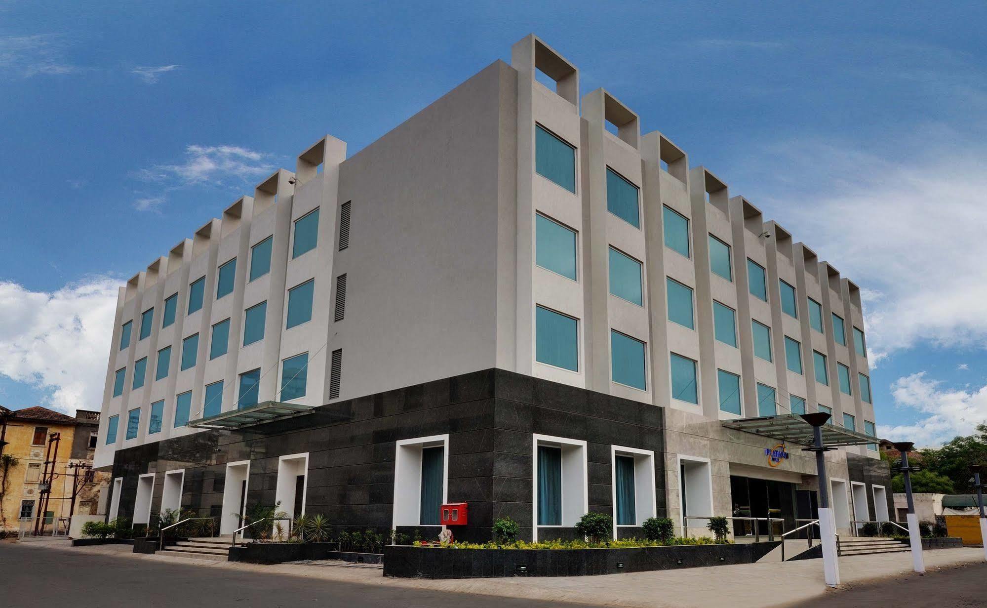 Hotel Platinum Rajkot Luaran gambar