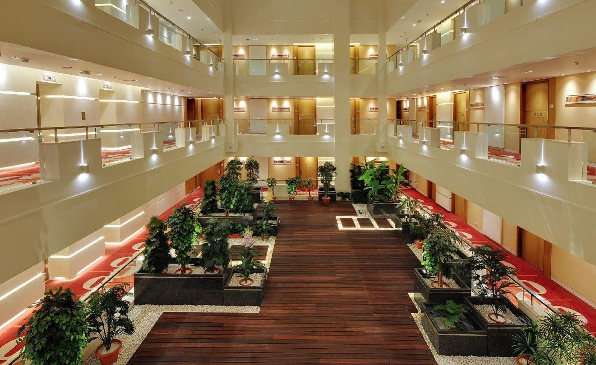 Hotel Platinum Rajkot Luaran gambar
