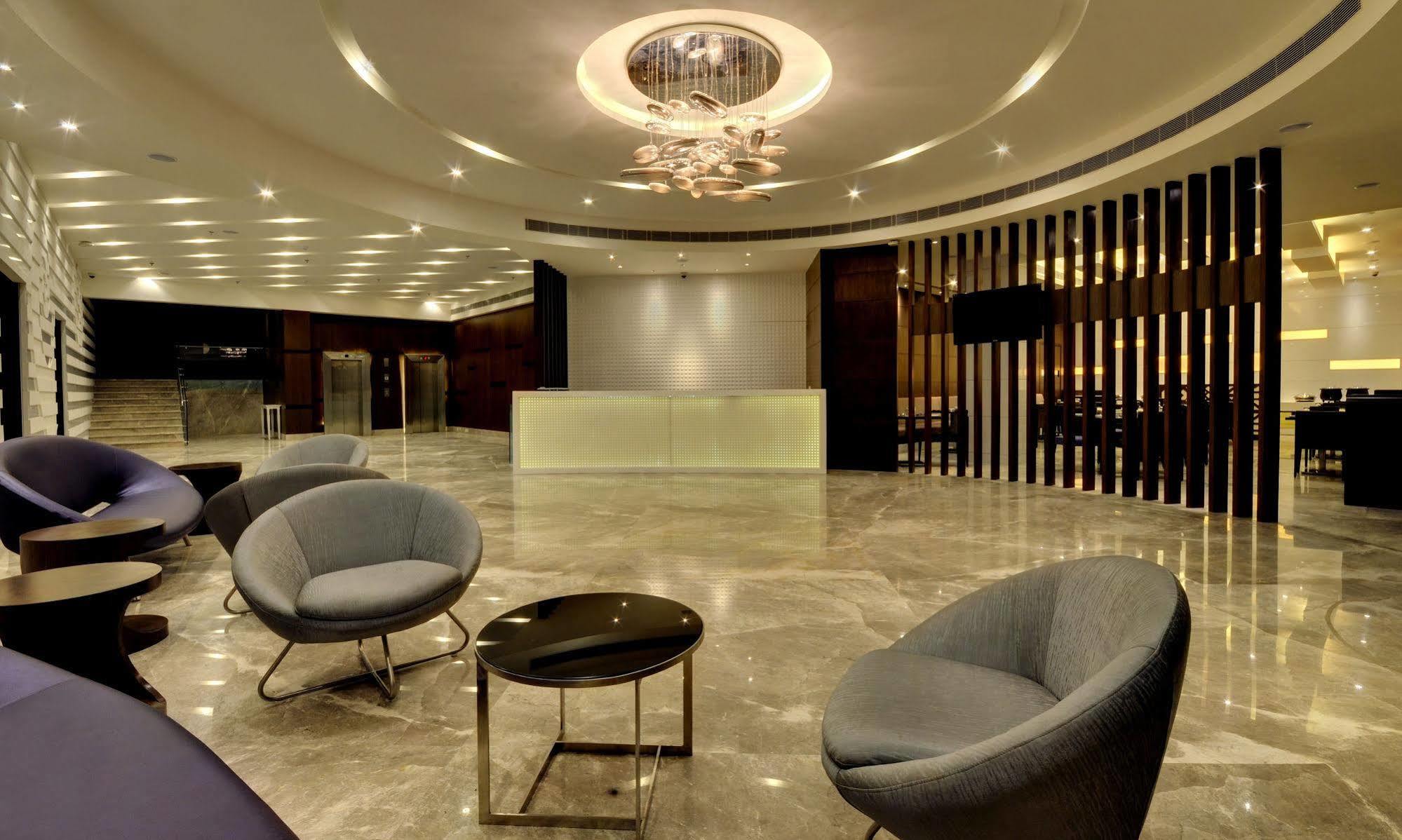 Hotel Platinum Rajkot Luaran gambar