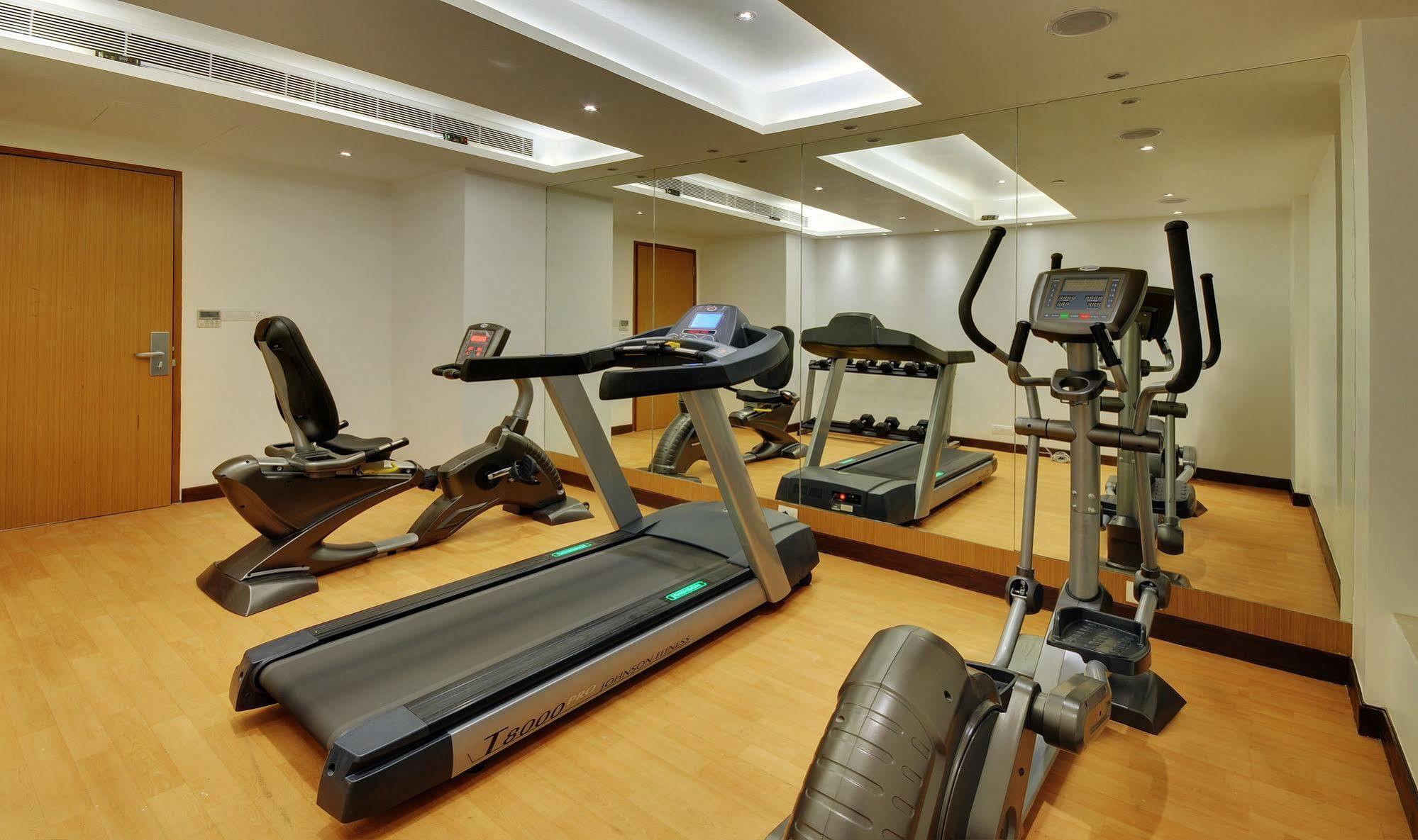 Hotel Platinum Rajkot Luaran gambar