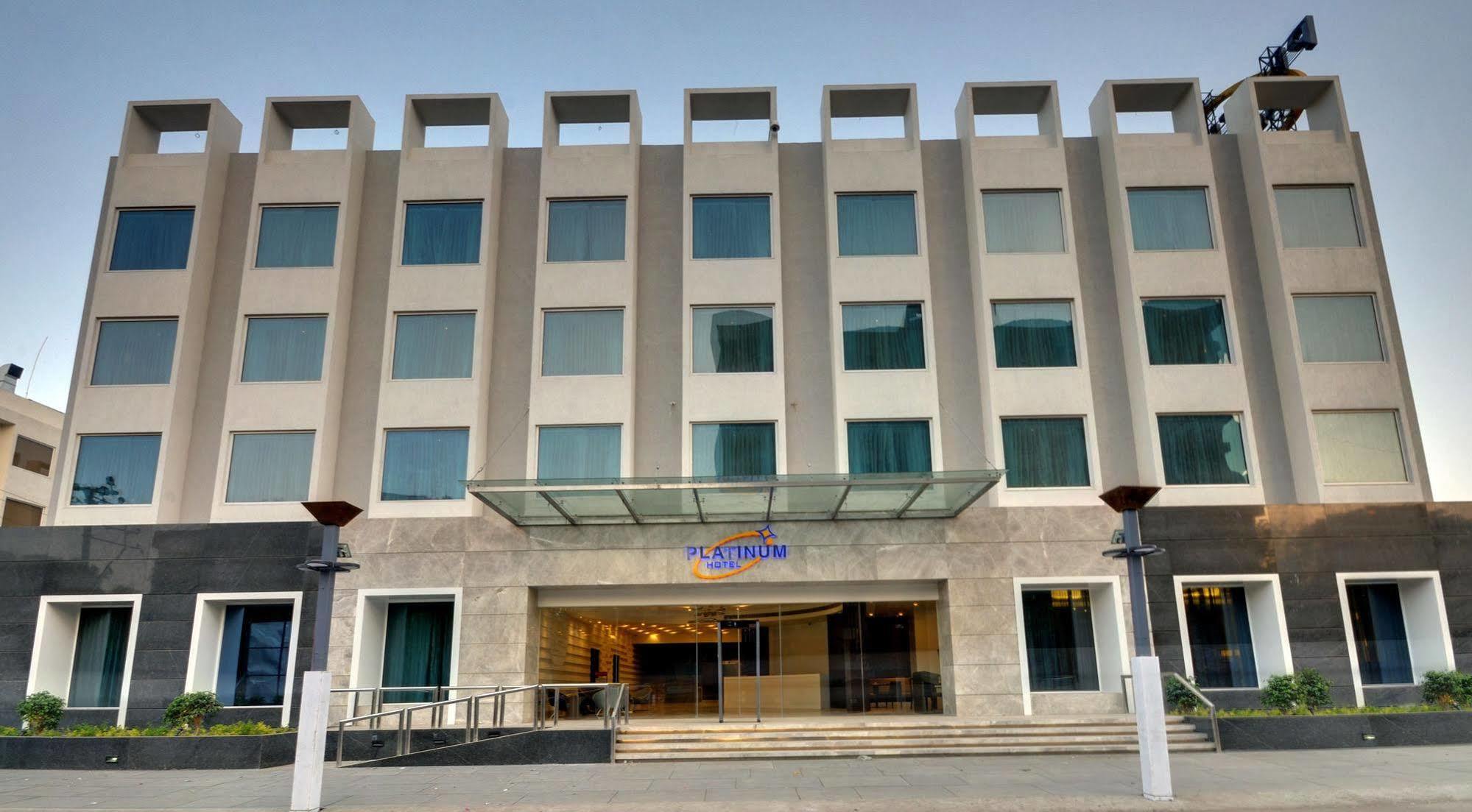 Hotel Platinum Rajkot Luaran gambar