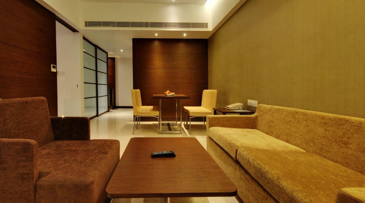 Hotel Platinum Rajkot Luaran gambar